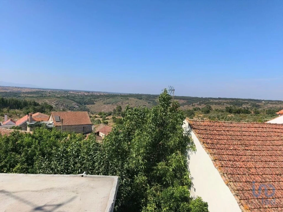 Moradia T5 para Venda em Travanca de Lagos Foto 3