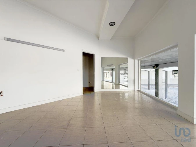 Loja para Arrendamento em Oliveira do Bairro Foto 7