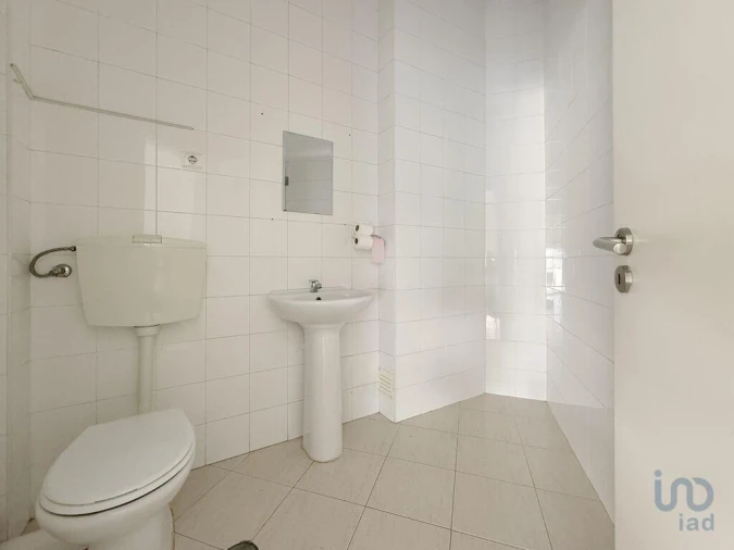 Loja para Arrendamento em Oliveira do Bairro Foto 13