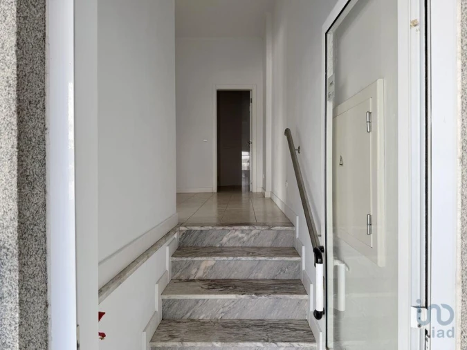 Loja para Arrendamento em Oliveira do Bairro Foto 14