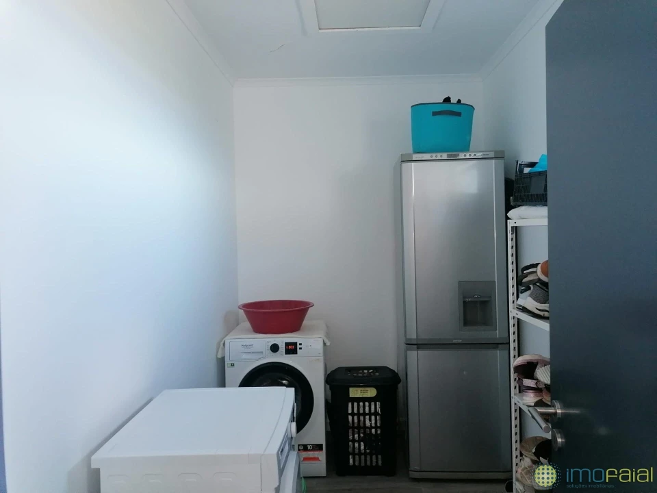 Moradia T3 para Venda em Ribeirinha Foto 27