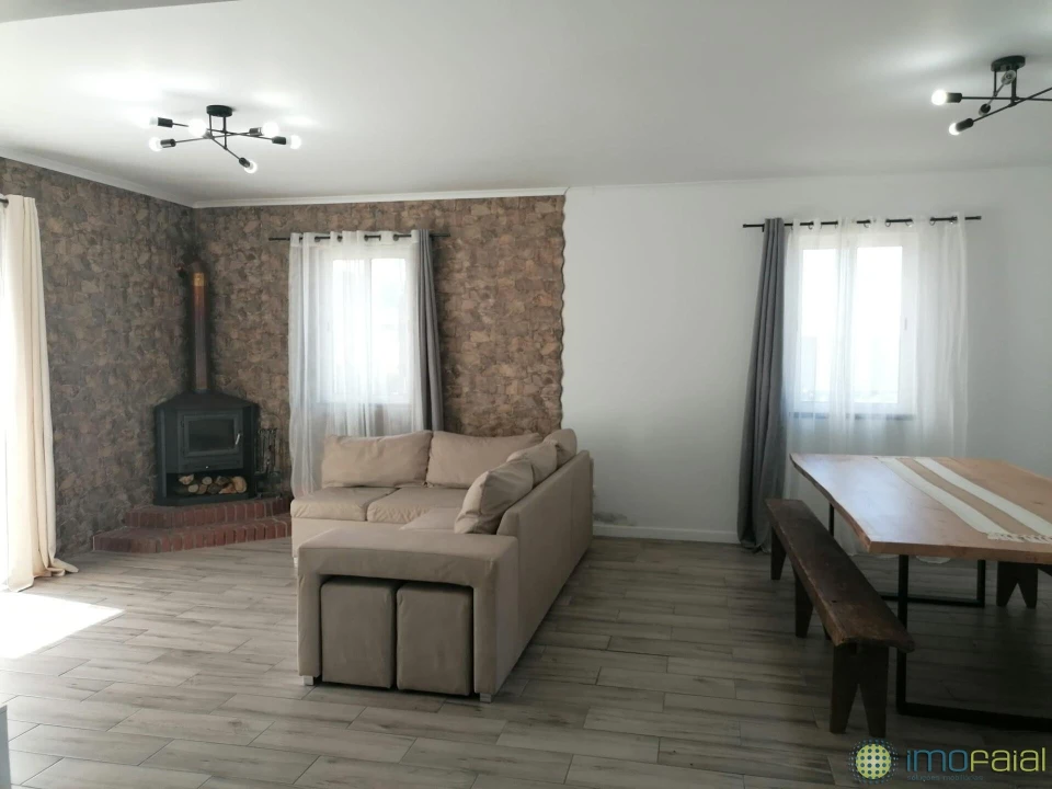 Moradia T3 para Venda em Ribeirinha Foto 11