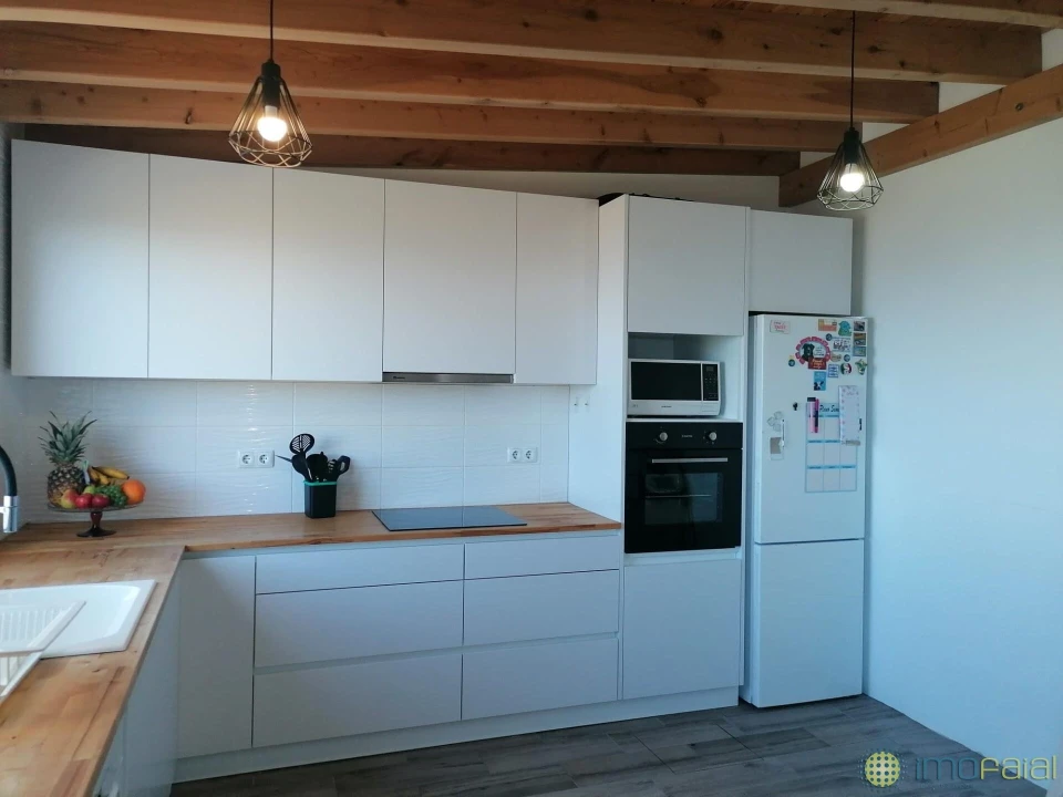 Moradia T3 para Venda em Ribeirinha Foto 8