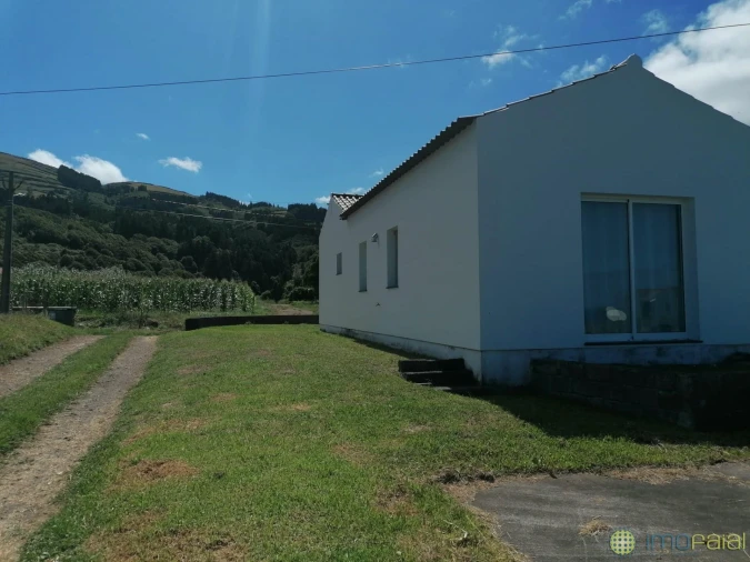 Moradia T3 para Venda em Ribeirinha Foto 5