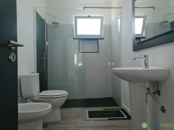 Moradia T3 para Venda em Ribeirinha Foto 15