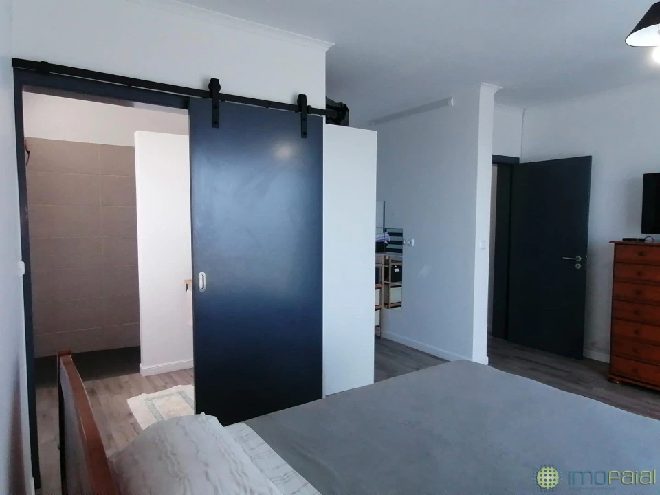 Moradia T3 para Venda em Ribeirinha Foto 17