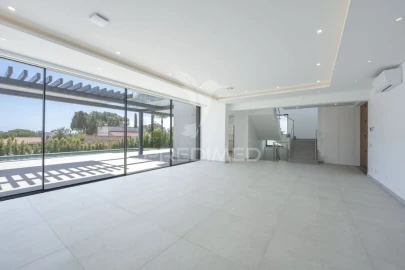 Moradia T4 para Venda em Albufeira e Olhos de Água