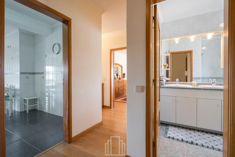 Apartamento T2 para Venda em Cortegaça Foto 3