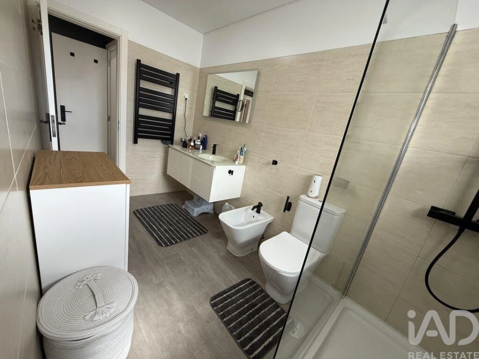 Apartamento T3 para Venda em Almada, Cova da Piedade, Pragal e Cacilhas Foto 20