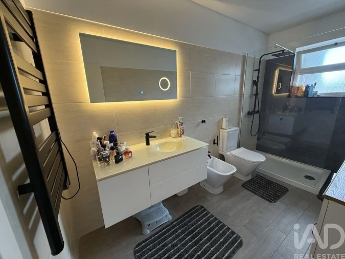 Apartamento T3 para Venda em Almada, Cova da Piedade, Pragal e Cacilhas Foto 22