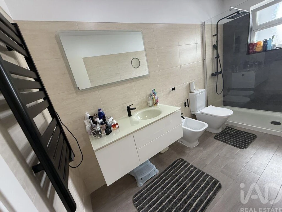 Apartamento T3 para Venda em Almada, Cova da Piedade, Pragal e Cacilhas Foto 21