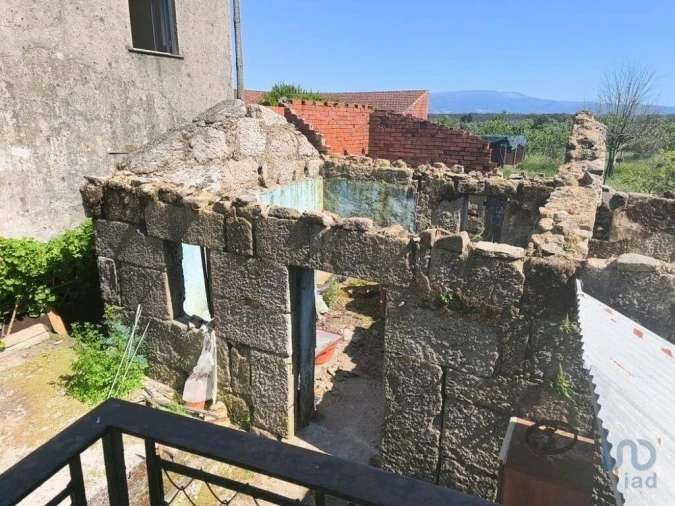 Moradia T4 para Venda em Canas de Senhorim Foto 10