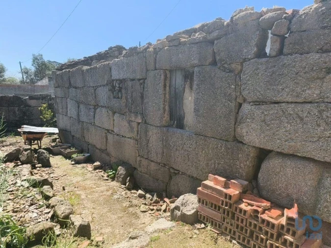 Moradia T4 para Venda em Canas de Senhorim Foto 6