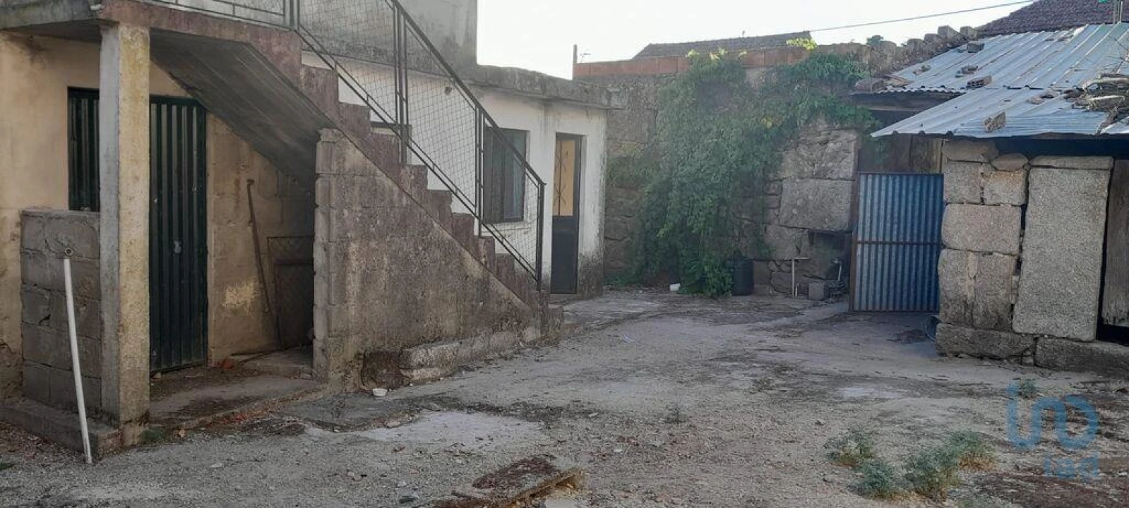 Moradia T4 para Venda em Canas de Senhorim Foto 6