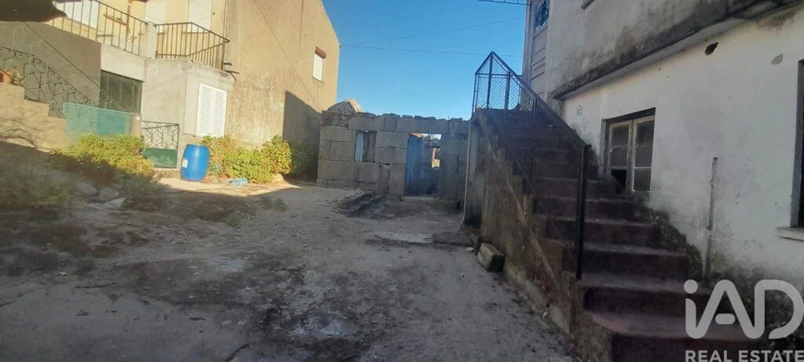 Moradia T4 para Venda em Canas de Senhorim Foto 25