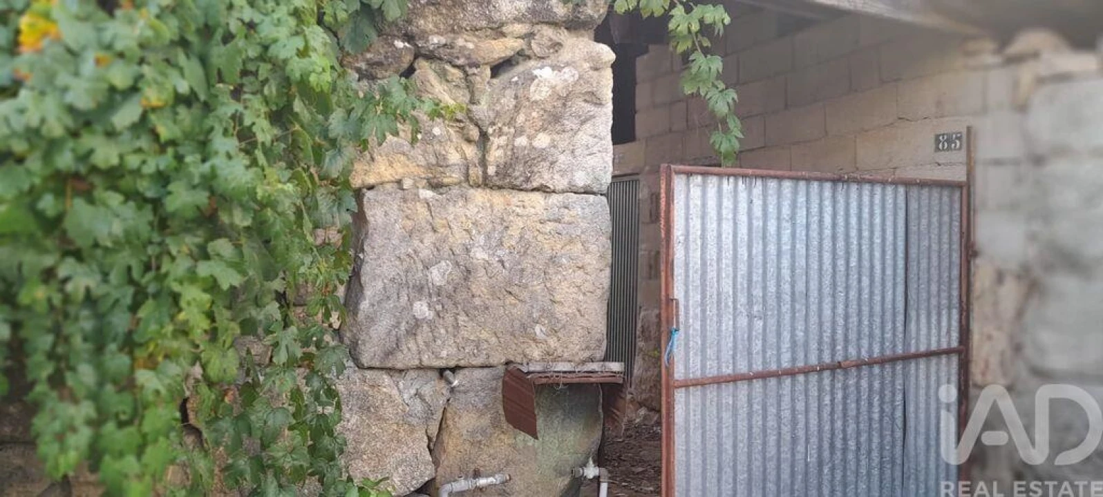 Moradia T4 para Venda em Canas de Senhorim Foto 18