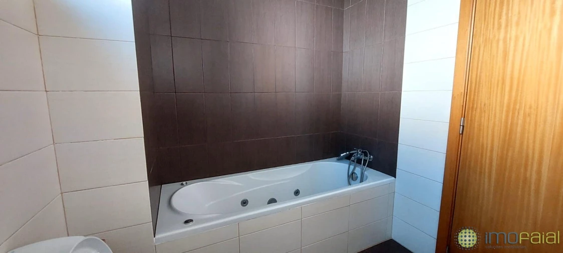 Moradia T3 para Venda em Praia do Almoxarife Foto 16