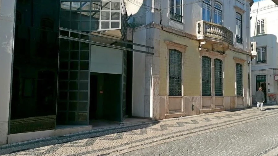 Loja para Venda em Romeira e Várzea
