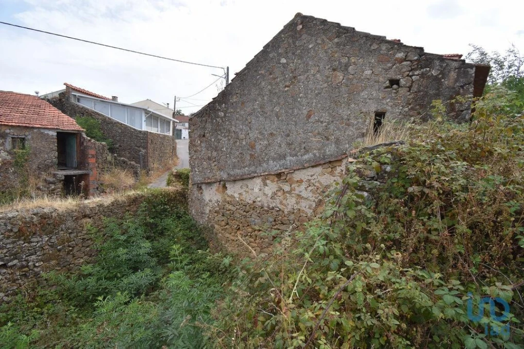 Moradia T2 para Venda em Vila Nova Foto 11