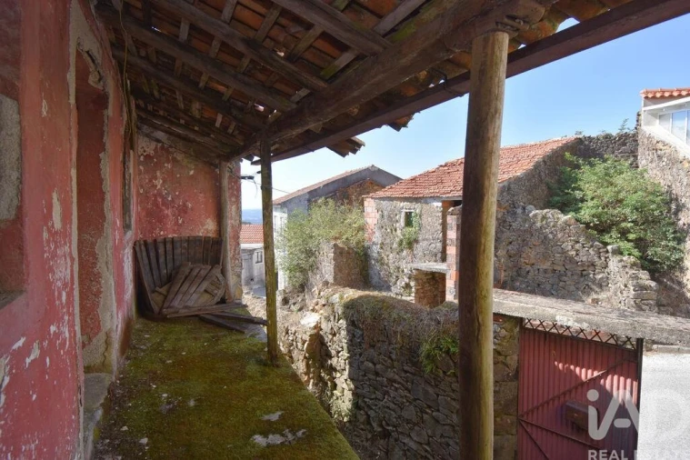 Moradia T2 para Venda em Vila Nova Foto 3