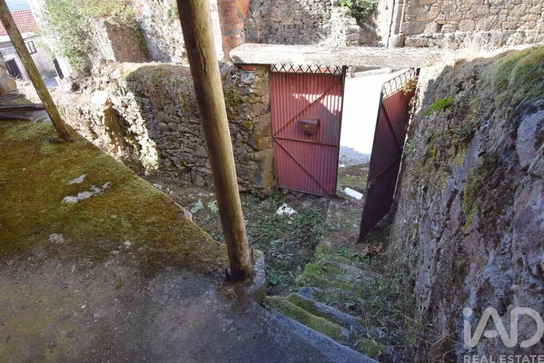 Moradia T2 para Venda em Vila Nova Foto 4
