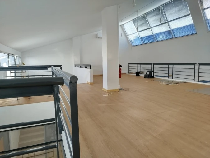 Escritório para Venda em Cacém e São Marcos Foto 7