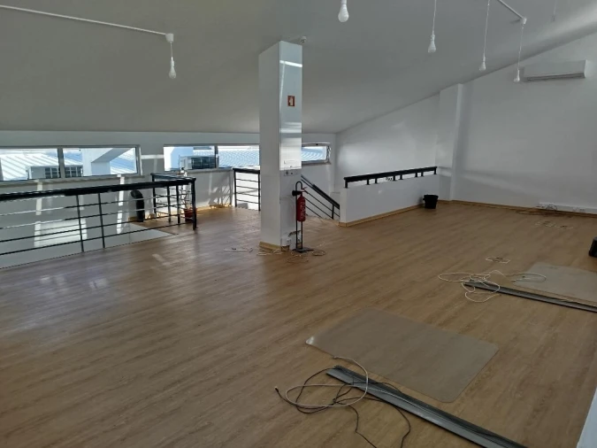 Escritório para Venda em Cacém e São Marcos Foto 12