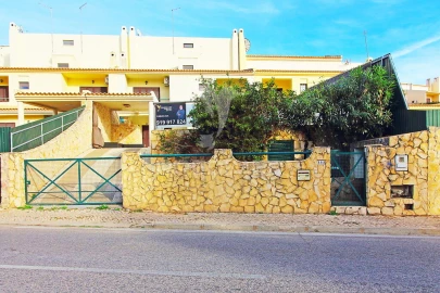 Moradia T3 para Venda em Albufeira e Olhos de Água