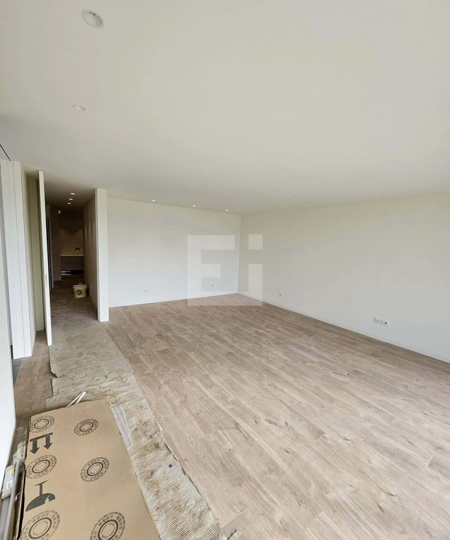 Apartamento T3 para Venda em Grijo Foto 23