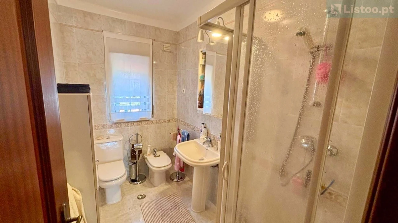 Moradia T4 para Venda em Gaeiras Foto 32