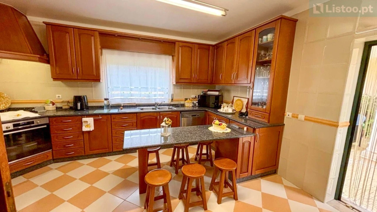 Moradia T4 para Venda em Gaeiras Foto 49