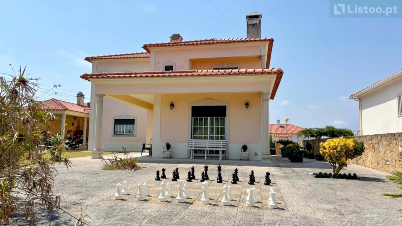 Moradia T4 para Venda em Gaeiras Foto 3