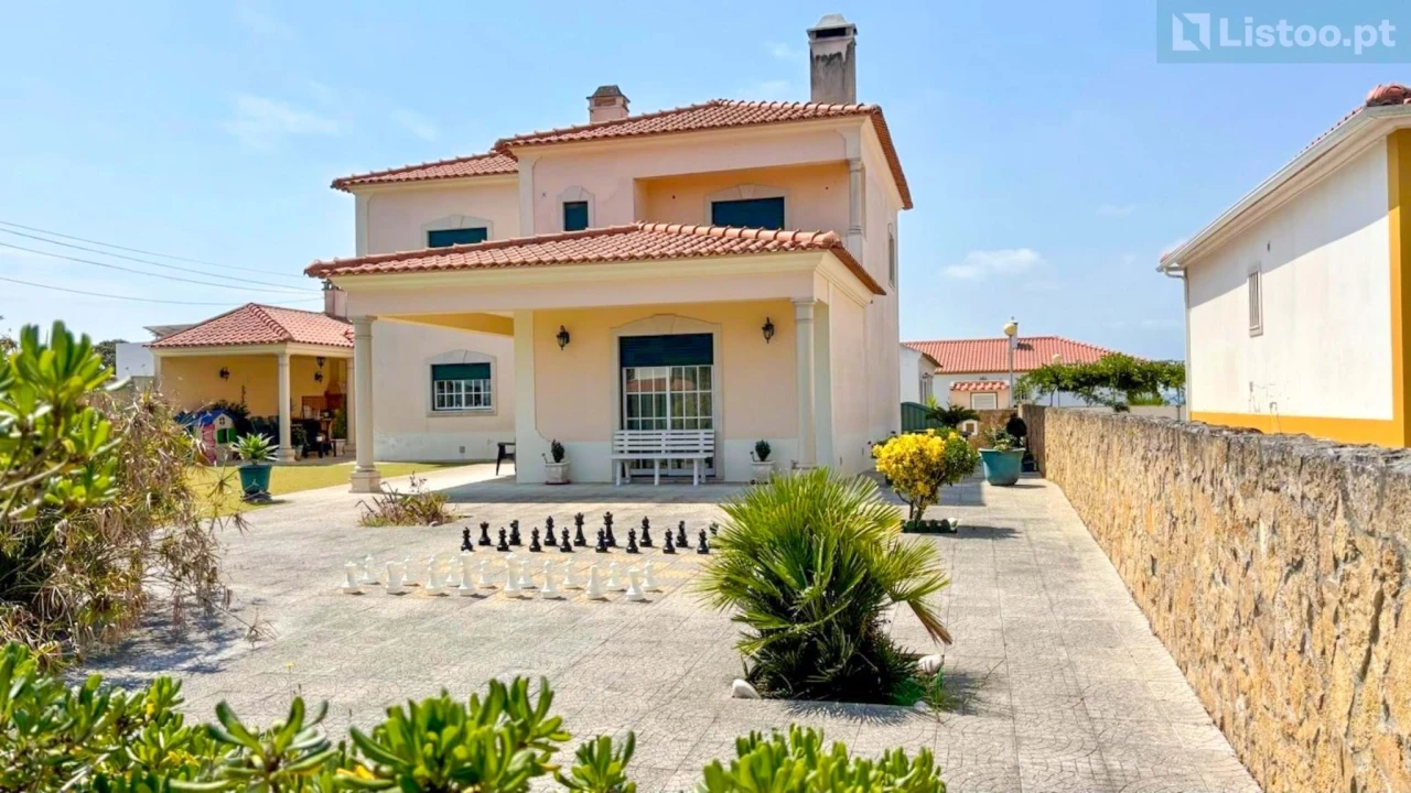 Moradia T4 para Venda em Gaeiras Foto 2