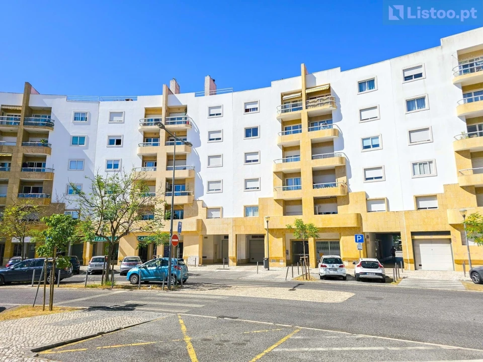 Apartamento T3 para Venda em Carnide Foto 27