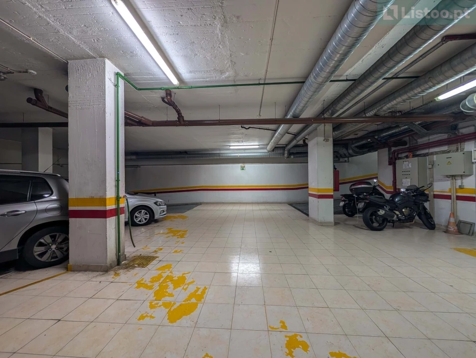 Apartamento T3 para Venda em Carnide Foto 30