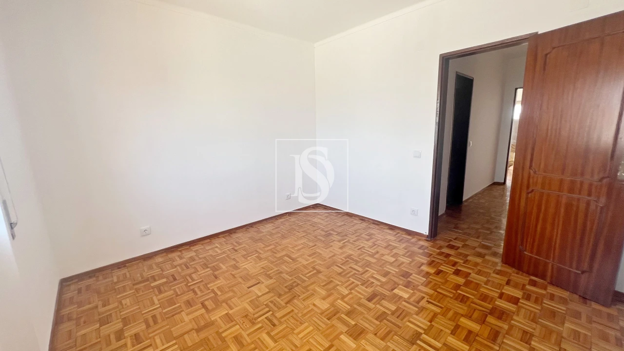 Moradia T10 para Venda em Atouguia da Baleia Foto 21