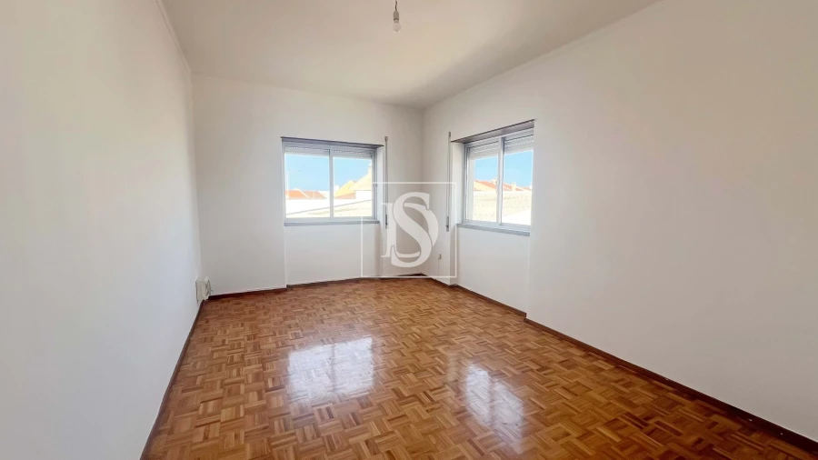 Moradia T10 para Venda em Atouguia da Baleia Foto 25