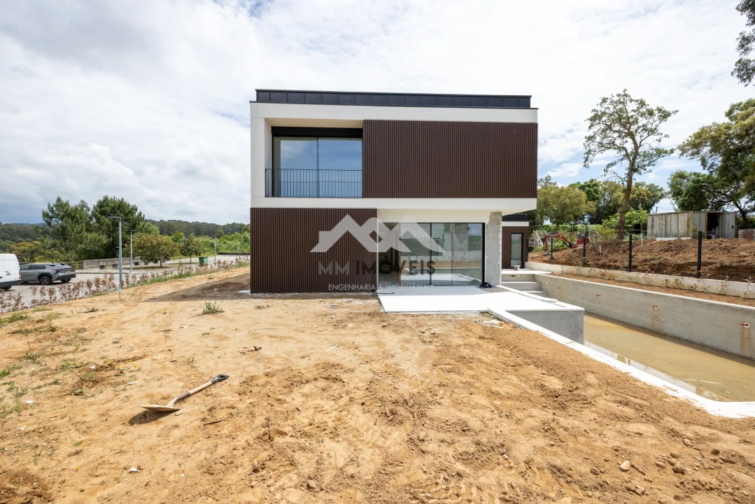 Moradia T4 para Venda em Santa Marinha e São Pedro da Afurada Foto 26