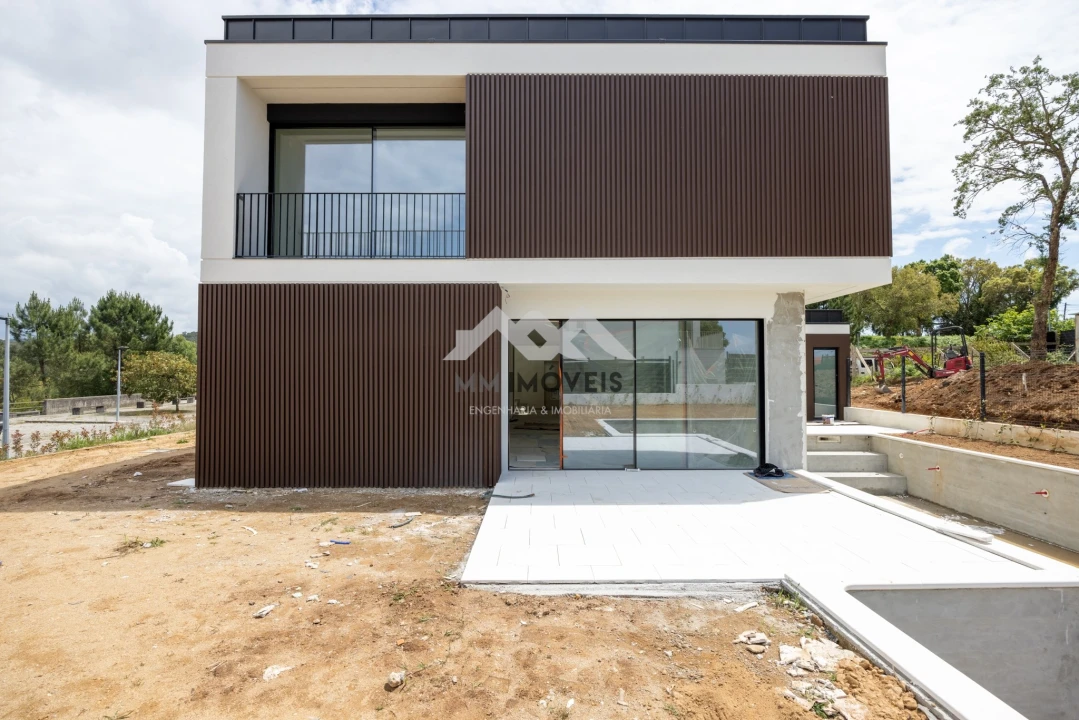 Moradia T4 para Venda em Santa Marinha e São Pedro da Afurada Foto 27