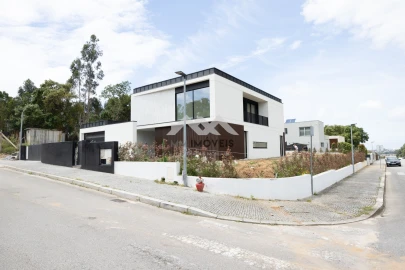 Moradia T4 para Venda em Santa Marinha e São Pedro da Afurada