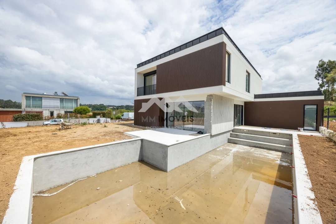 Moradia T4 para Venda em Santa Marinha e São Pedro da Afurada Foto 29