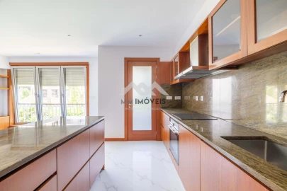 Apartamento T2 para Arrendamento em Cedofeita, Santo Ildefonso, Sé, Miragaia, São Nicolau e Vitória