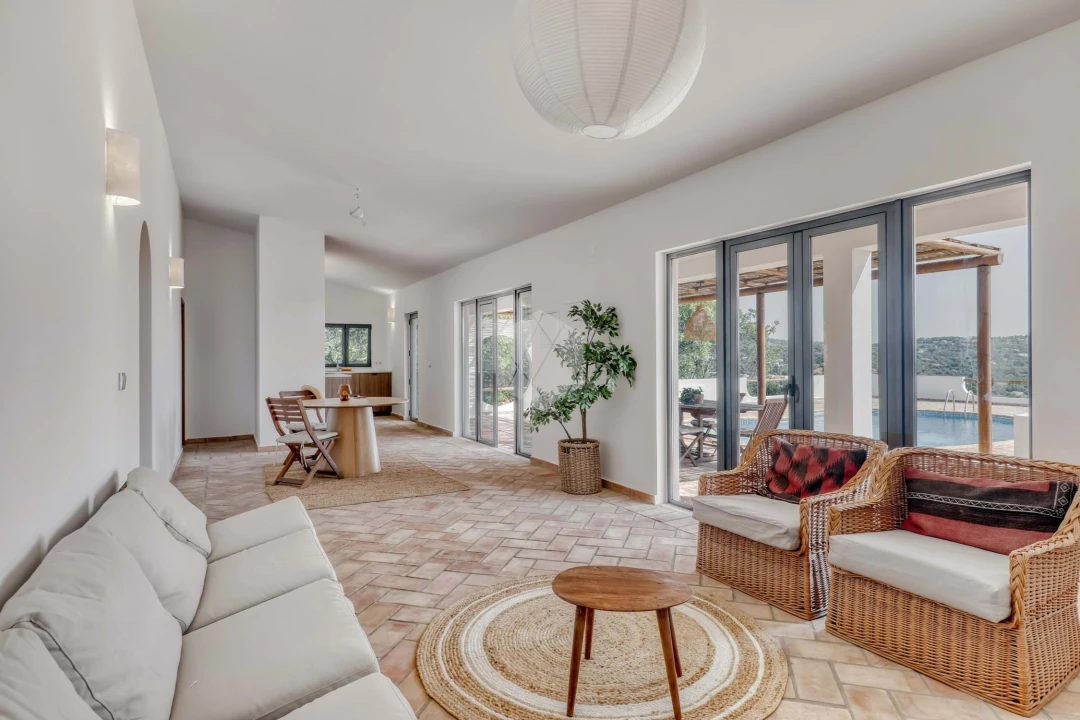 Moradia T3 para Venda em Santa Barbara de Nexe Foto 4