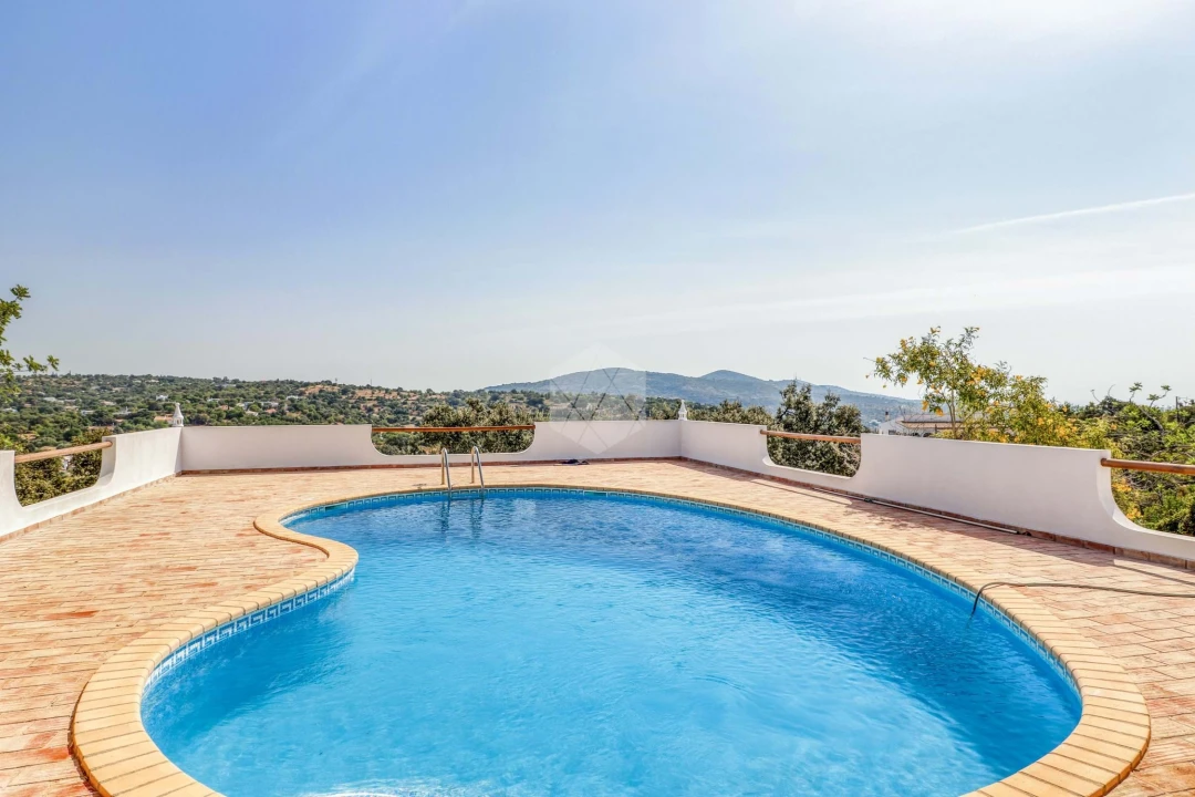 Moradia T3 para Venda em Santa Barbara de Nexe Foto 10