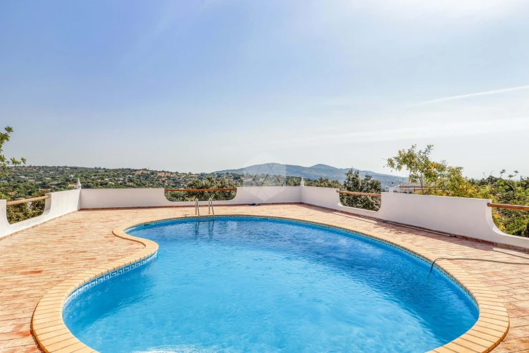 Moradia T3 para Venda em Santa Barbara de Nexe Foto 10