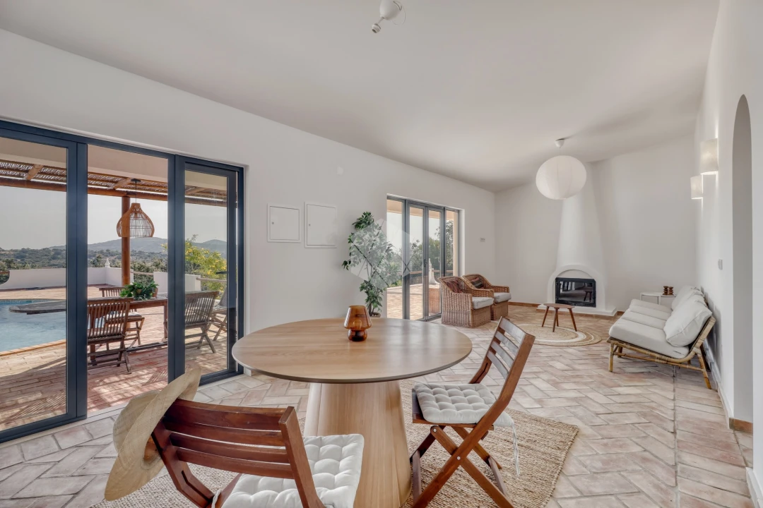 Moradia T3 para Venda em Santa Barbara de Nexe Foto 5