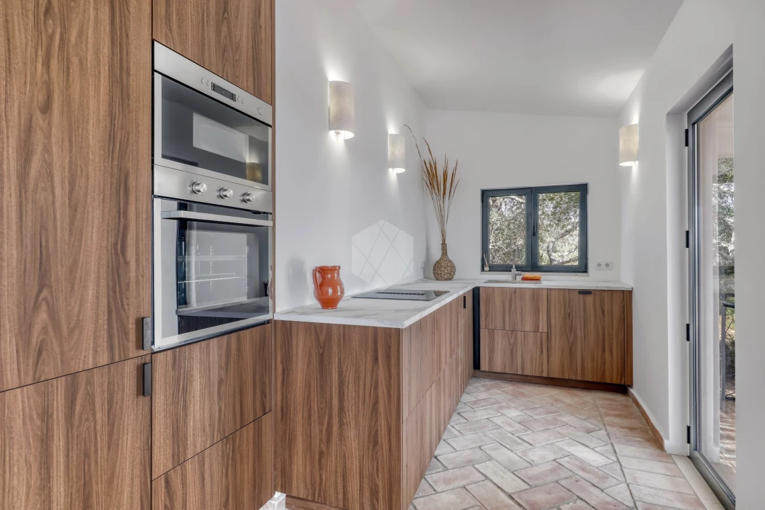 Moradia T3 para Venda em Santa Barbara de Nexe Foto 3