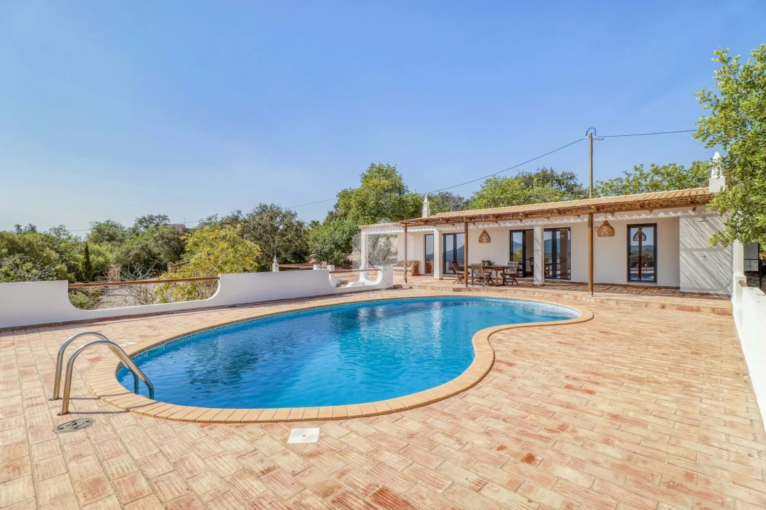 Moradia T3 para Venda em Santa Barbara de Nexe Foto 2