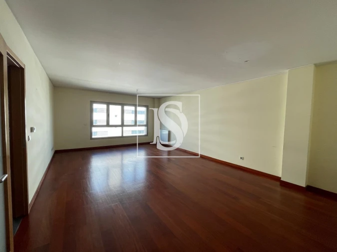 Apartamento T3 para Venda em Ramalde Foto 2