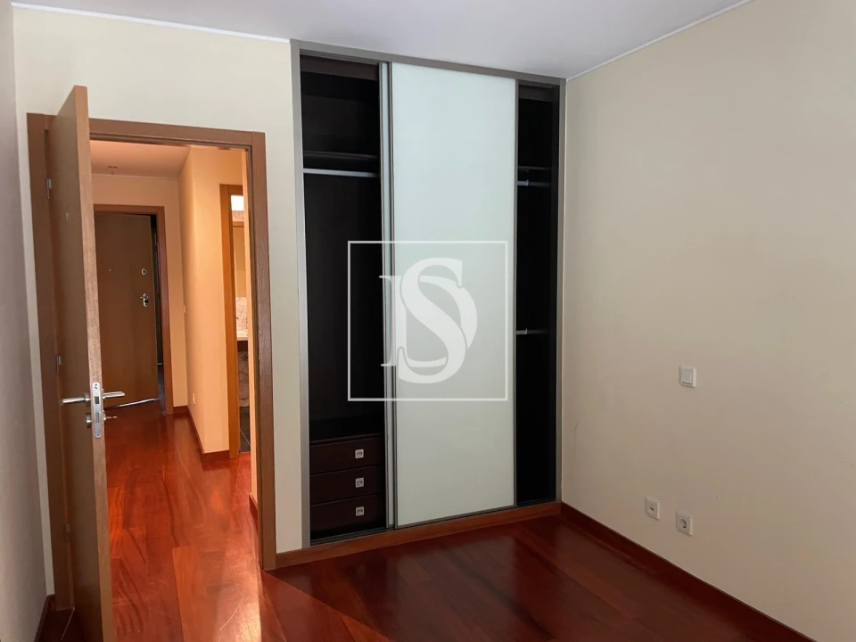 Apartamento T3 para Venda em Ramalde Foto 11